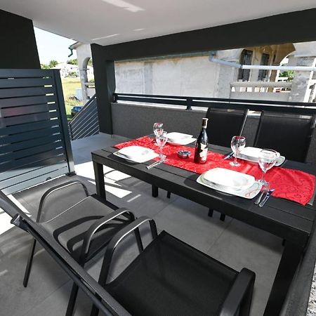 Apartments Astoria Vir Dış mekan fotoğraf