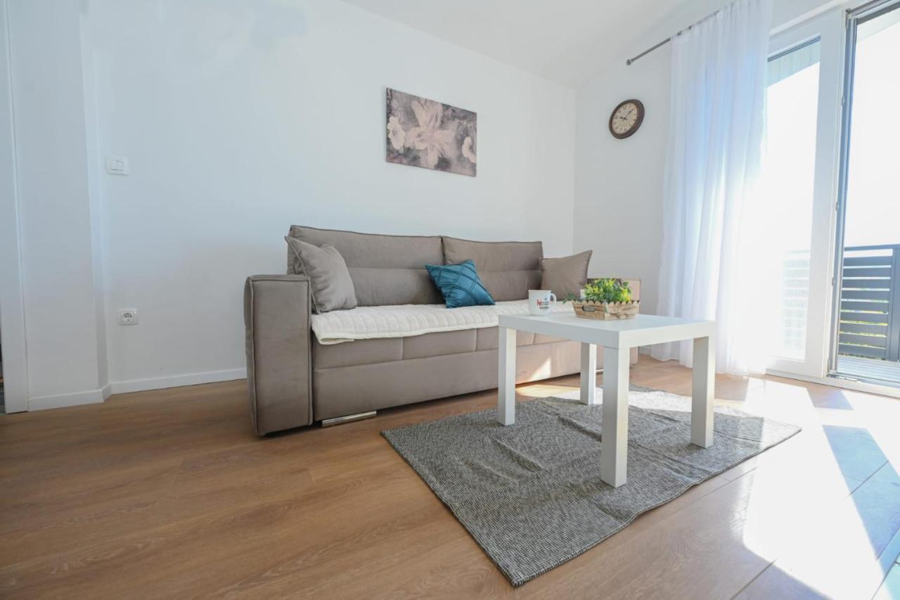 Apartments Astoria Vir Dış mekan fotoğraf
