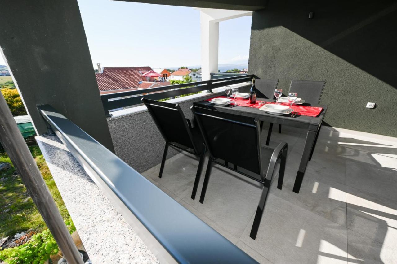 Apartments Astoria Vir Dış mekan fotoğraf