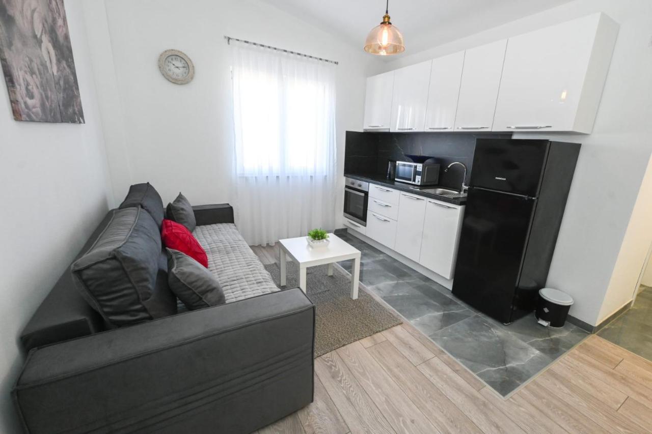 Apartments Astoria Vir Dış mekan fotoğraf