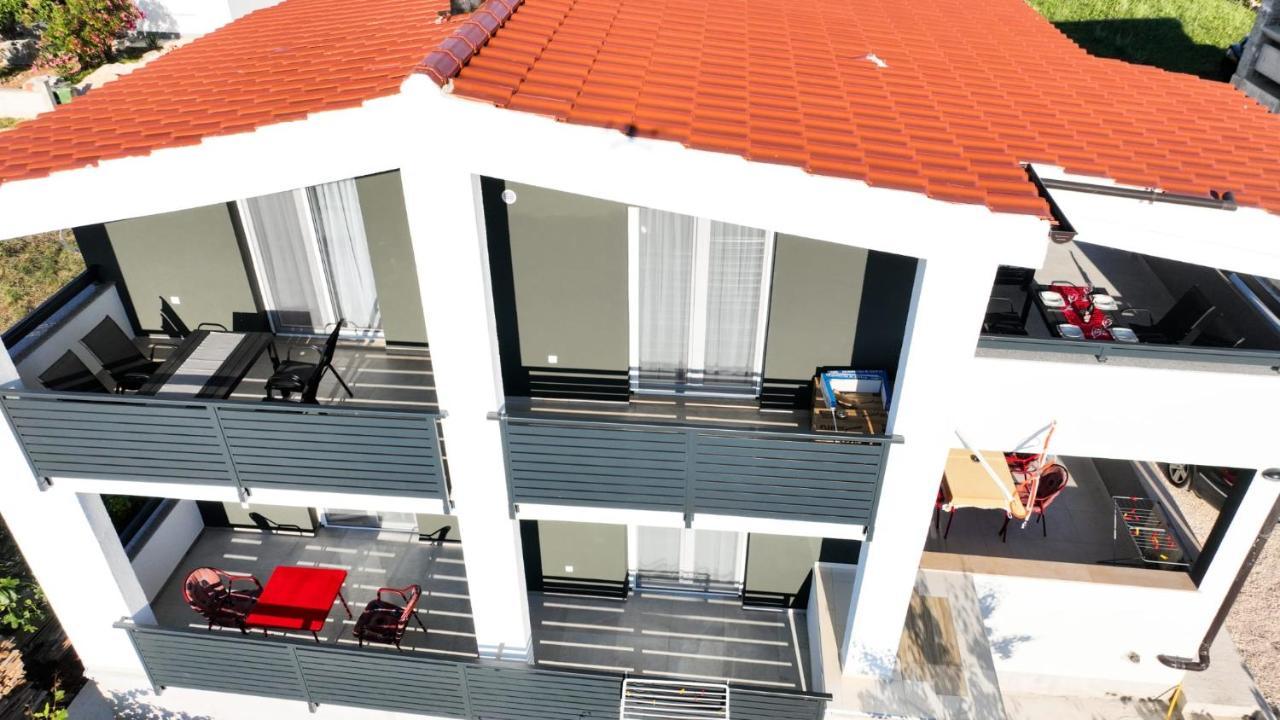 Apartments Astoria Vir Dış mekan fotoğraf