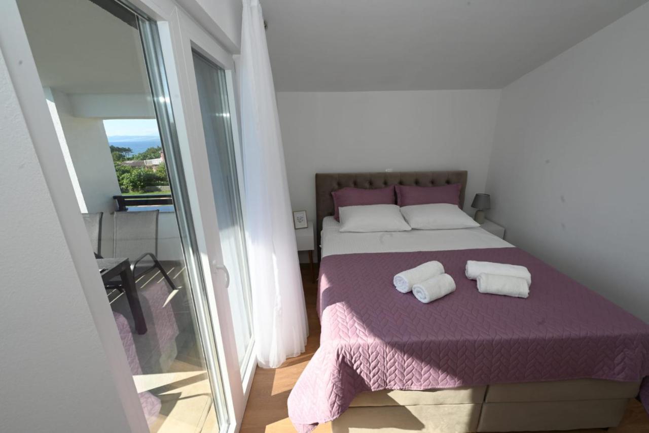 Apartments Astoria Vir Dış mekan fotoğraf