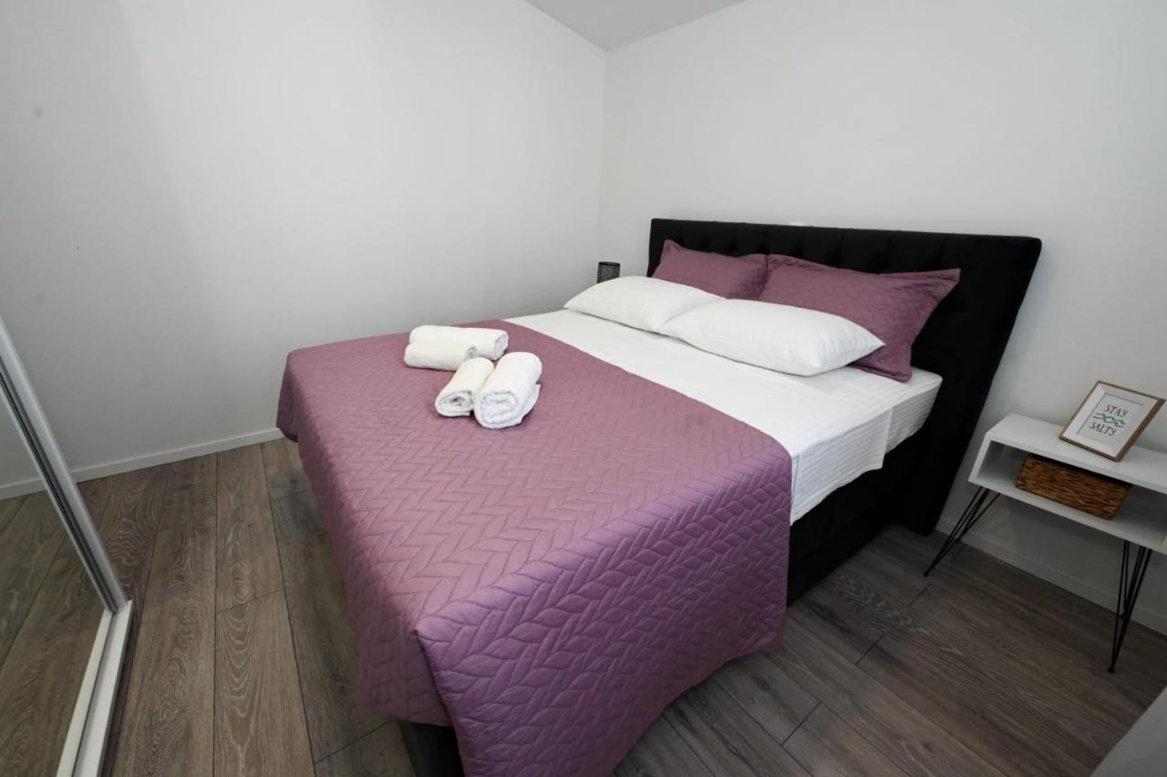 Apartments Astoria Vir Dış mekan fotoğraf