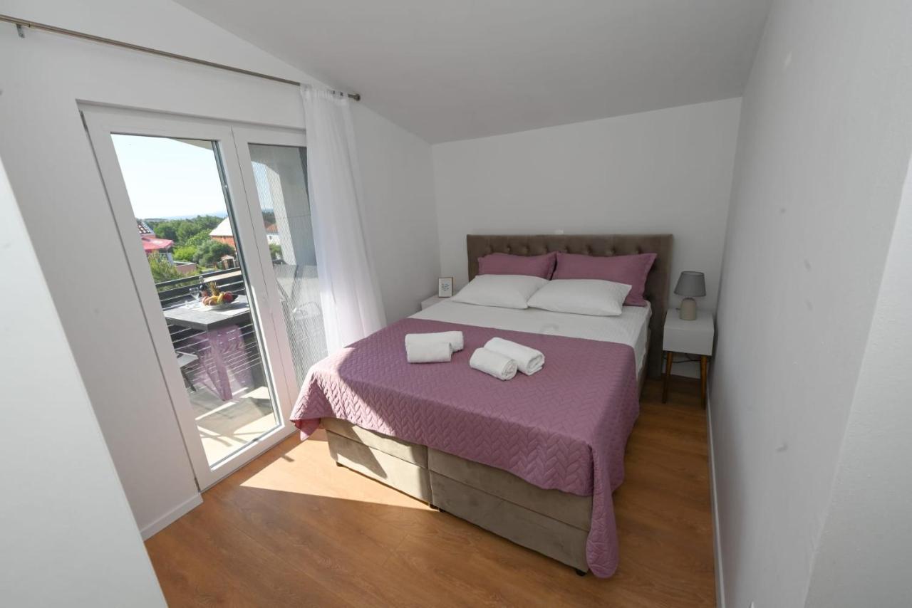 Apartments Astoria Vir Dış mekan fotoğraf